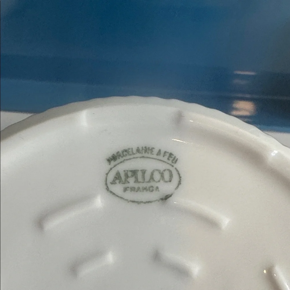 Vintage Apilco Porcelain France White Ribbed Soufflé Baking Dish Size Medium